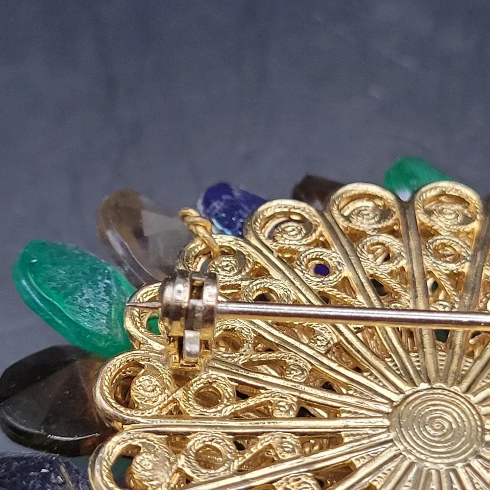 Vintage Brooch Brown Green Purple‎ Gold Tone Back